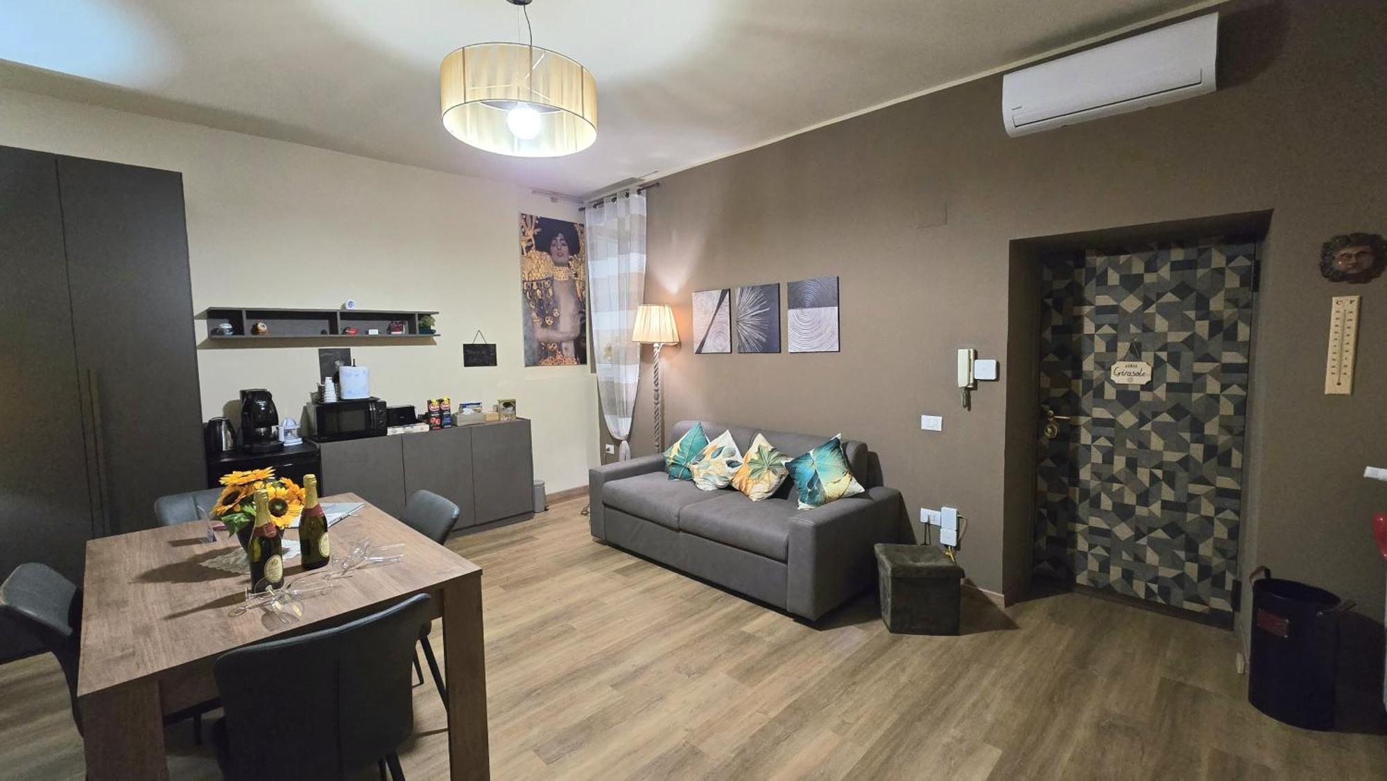 Casa Vacanze Oikia - Room Girasole Napoli Ngoại thất bức ảnh