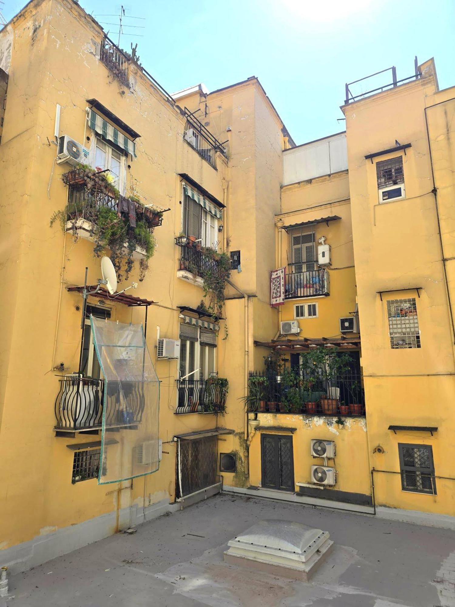 Casa Vacanze Oikia - Room Girasole Napoli Ngoại thất bức ảnh